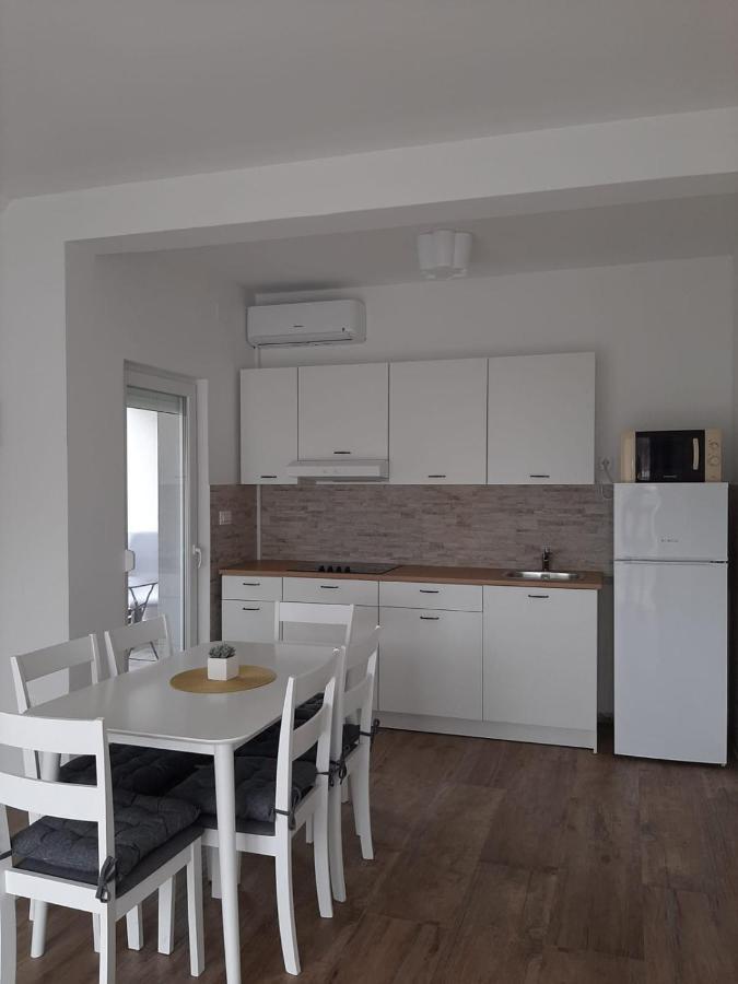 Elegant Inn Gospić מראה חיצוני תמונה