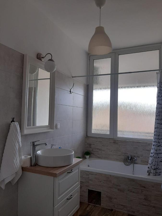 Elegant Inn Gospić מראה חיצוני תמונה